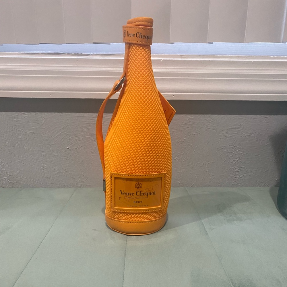 Veuve Clicquot Champagne Kozy